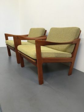 Illum Wikkelsø lounge chairs