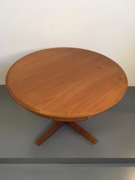 Dyrlund Flip-Flap table