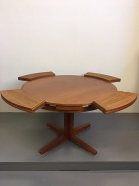 Dyrlund Flip-Flap table