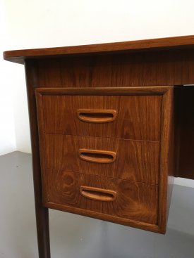 Teak Curve Desk