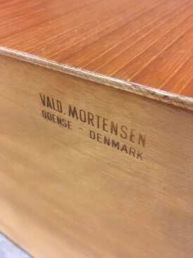 Vald Mortensen Desk