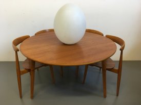 Laurel Egg lamp