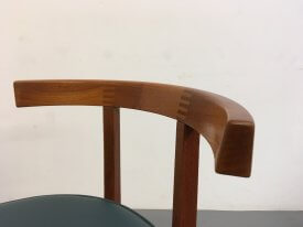 Peter Hvidt T Chair