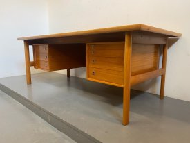 Arne Vodder Executive Desk