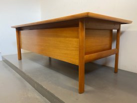 Arne Vodder Executive Desk